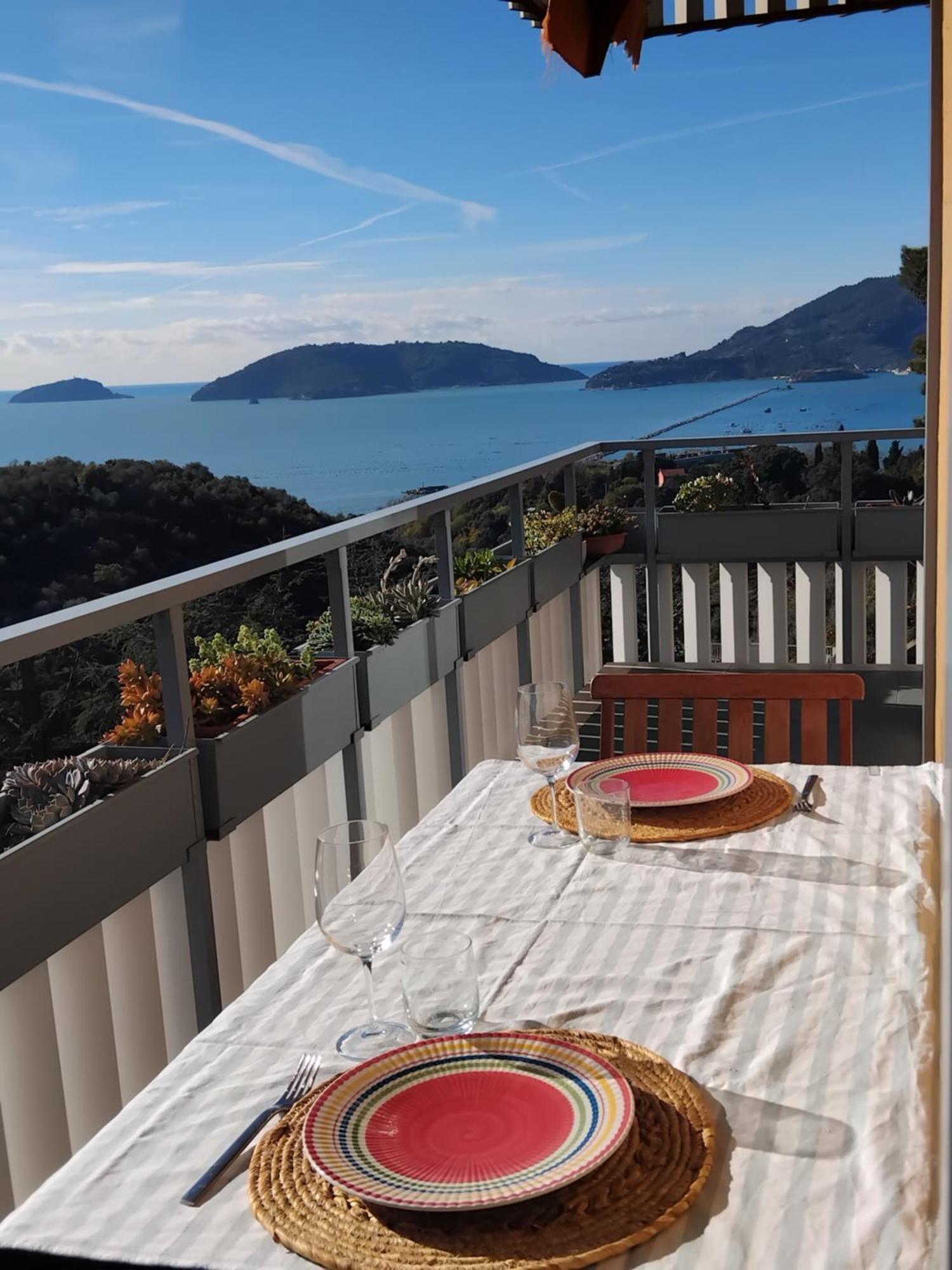 Vista Sul Blu ,Baia Blu, Lerici Apartment Екстериор снимка